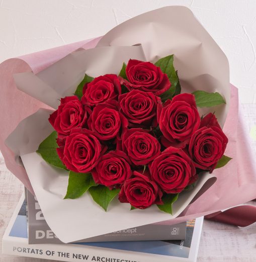 赤いバラの花束