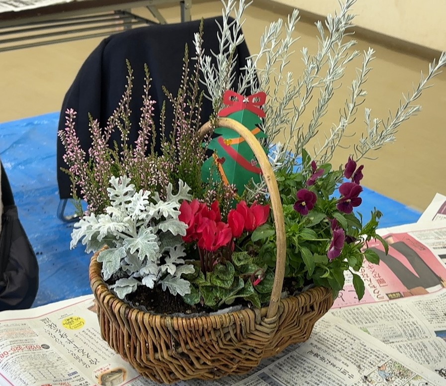 お花　バスケット　寄せ植え