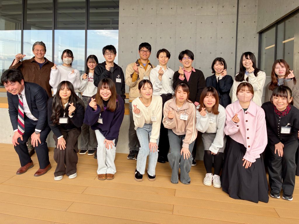 明治大学
CENTER FOREST
テラス
集合写真