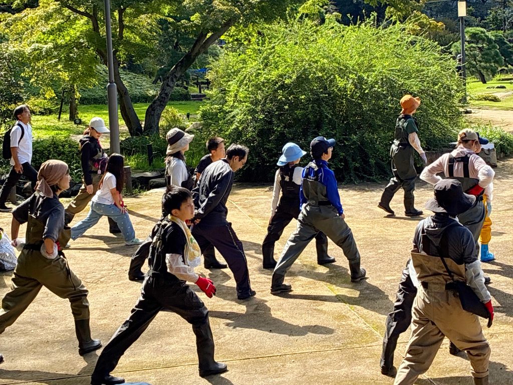 文京区 区制80周年 肥後細川庭園 かいぼり 準備運動